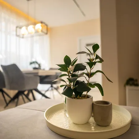 Complex Bella With Free Parking,jacuzzi,bbq Apartment *