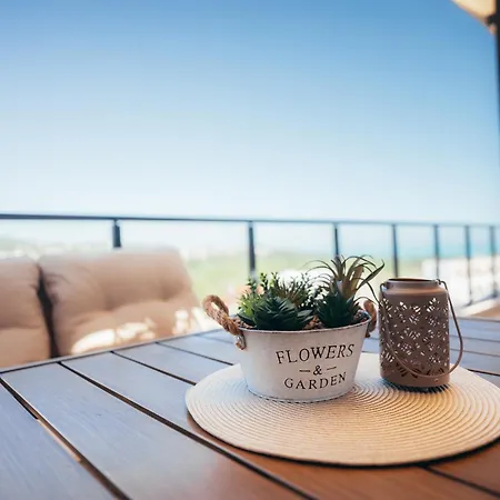 Complex Bella With Free Parking,jacuzzi,bbq Apartment *