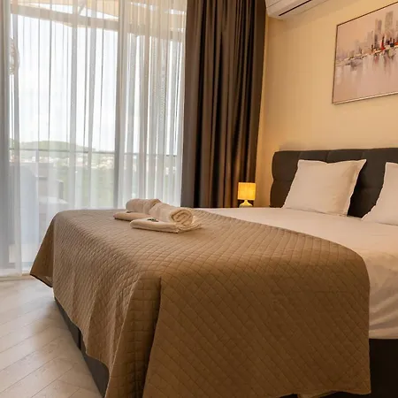 Apartment Complex Bella With Free Parking,jacuzzi,bbq