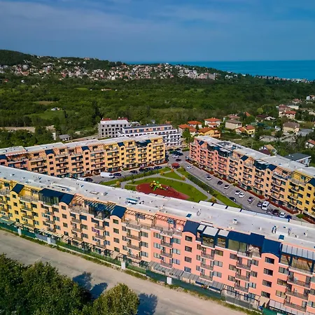 Complex Bella With Free Parking,jacuzzi,bbq Apartment *
